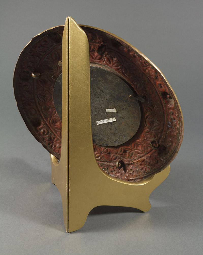 Oracle's ritual mirror