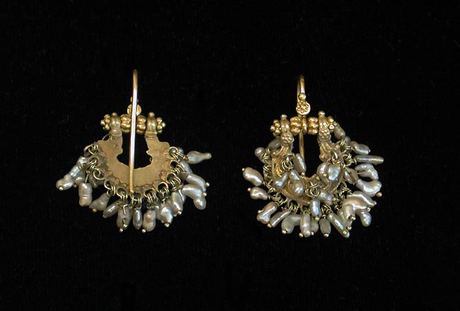 Basra Pearl Earrings